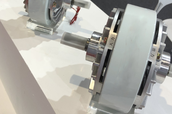 磁粉制動(dòng)器的優(yōu)勢特征及在紡織、印刷等行業(yè)的應(yīng)用